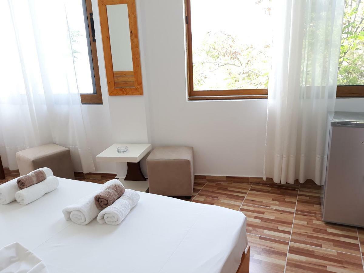 Beleris Rooms Химара Экстерьер фото